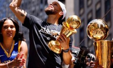 九游娱乐网页版入口-勇士再次夺冠！库里生涯第二座总冠军加冕