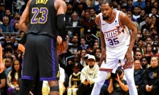 翻盘！篮网队击败太阳队