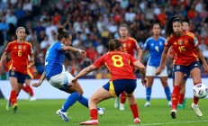 九游娱乐官网-意大利女足惊险胜日本，携手晋级四强