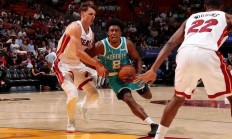 九游娱乐培训-黄蜂大胜热火，引发球迷热议的简单介绍