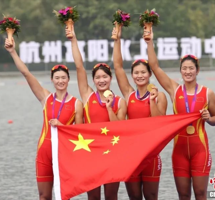 关于激烈的女足比赛中，中国队以出色表现获取好成绩的信息