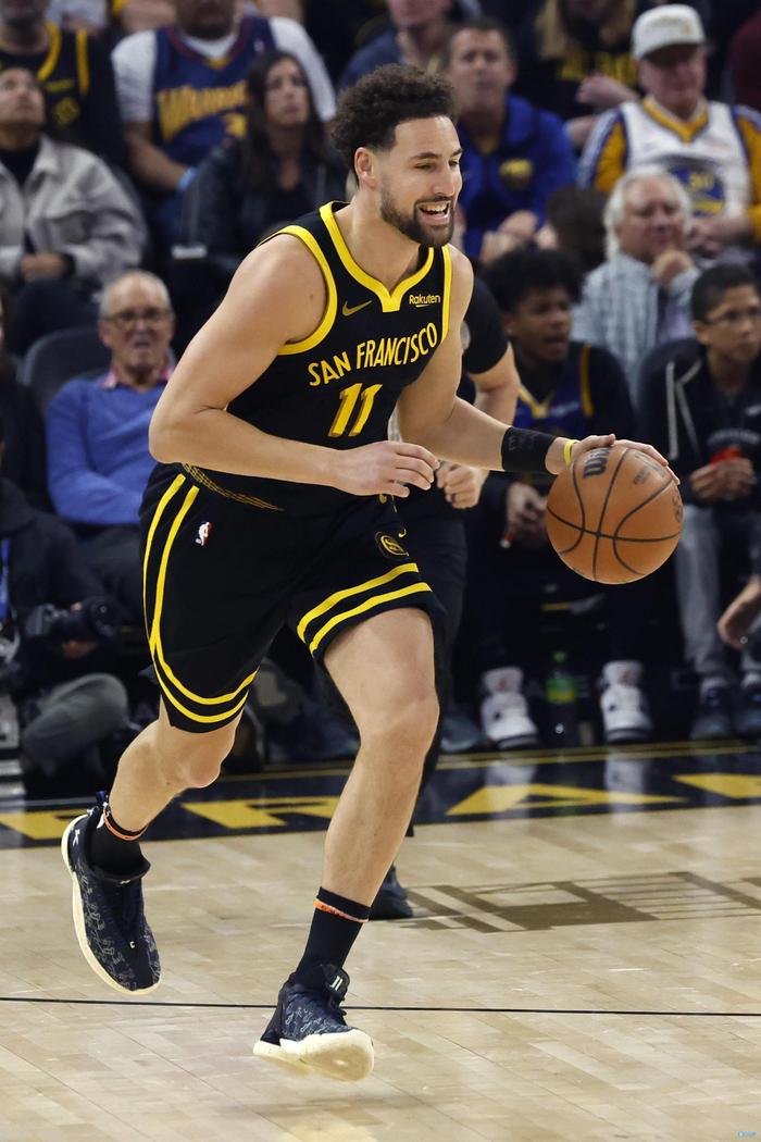 勇士胜出快船，克雷-汤普森砍下分的简单介绍