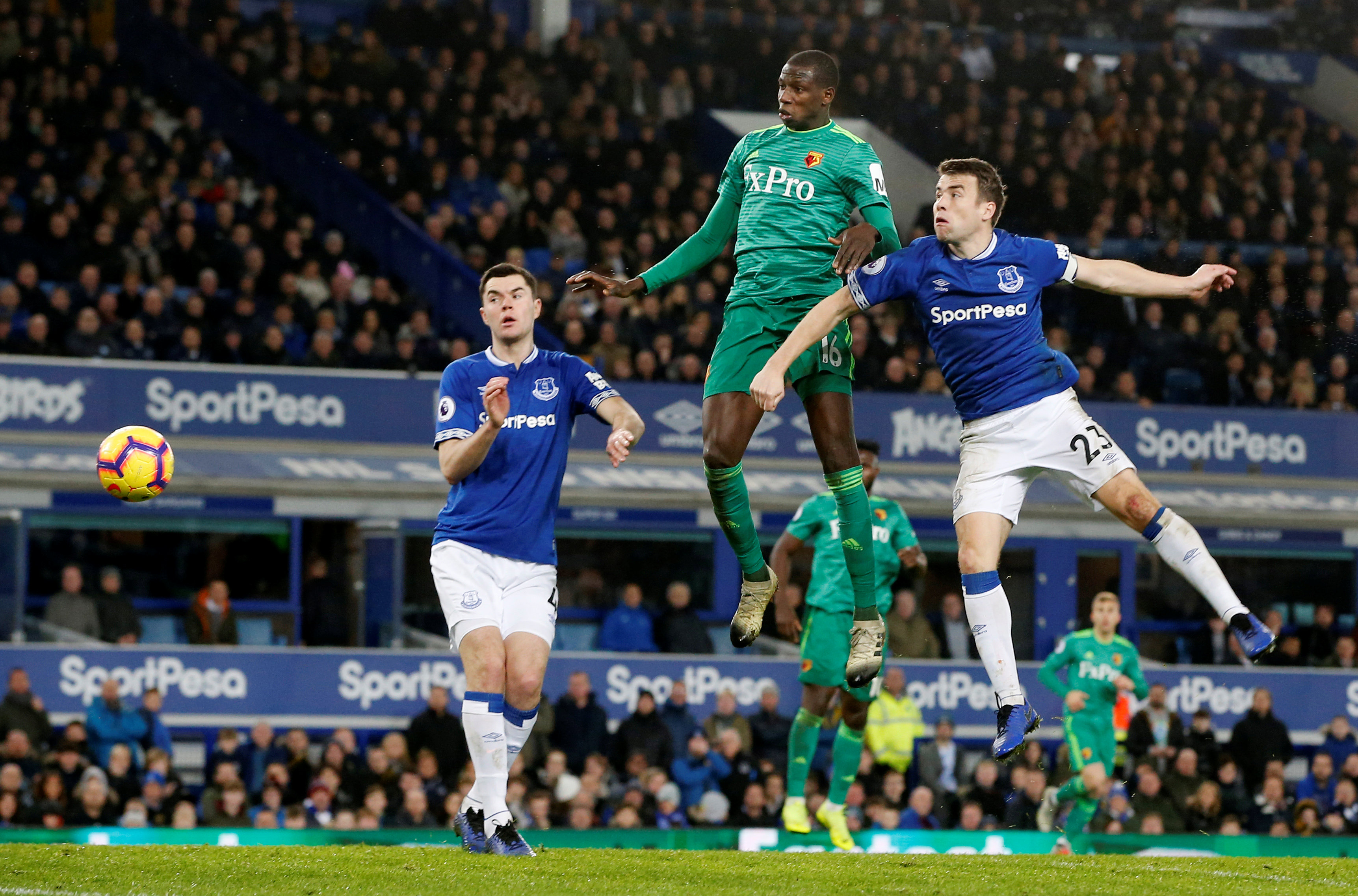 包含埃弗顿客场大败,遭遇困难不敌对手的词条 包含埃弗顿客场大败,遭遇困难不敌对手的词条