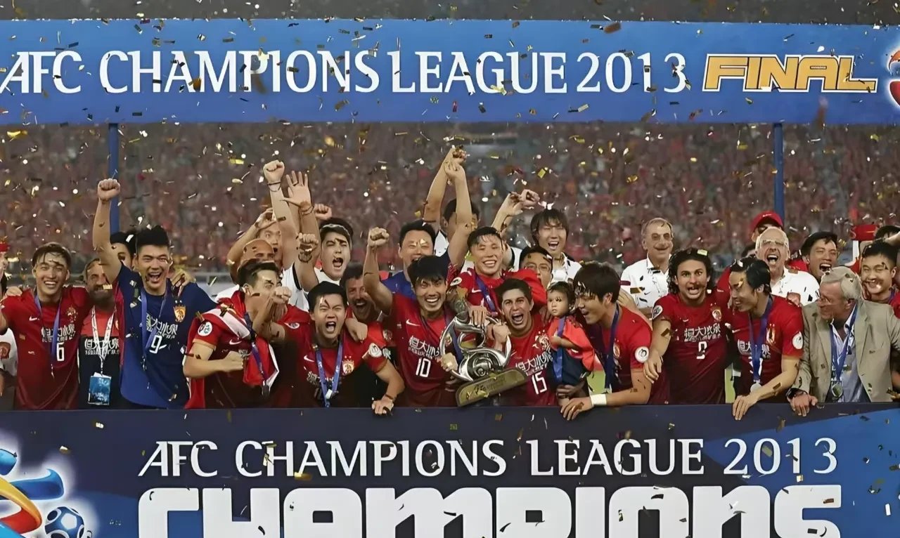 广州德比大战再爆冲突，恒大取得关键胜利！