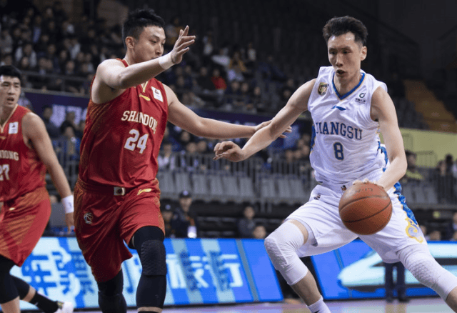 关于四川金强主场大胜上海，实现三连胜的信息