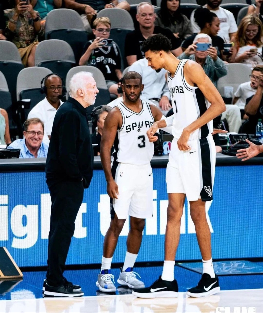 马刺主帅波波维奇盛赞德罗赞表现：全队离不开他的简单介绍