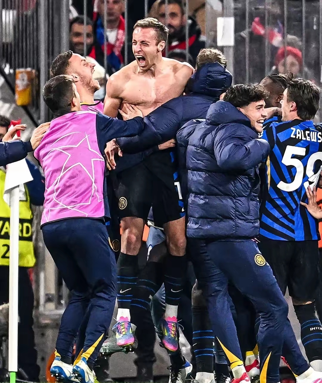 拜仁慕尼黑主场力克切尔西，豪取喜讯