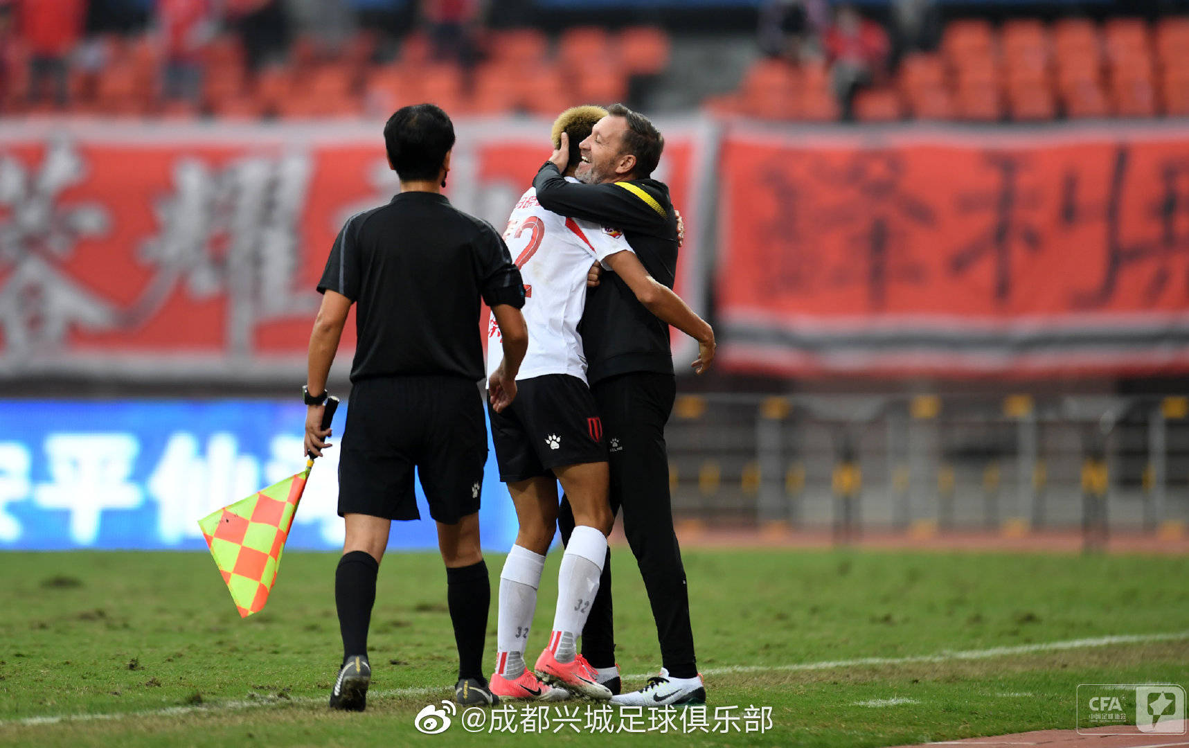 成都兴城客场击败深圳前海,全取三分告捷 成都兴城客场击败深圳前海,全取三分告捷