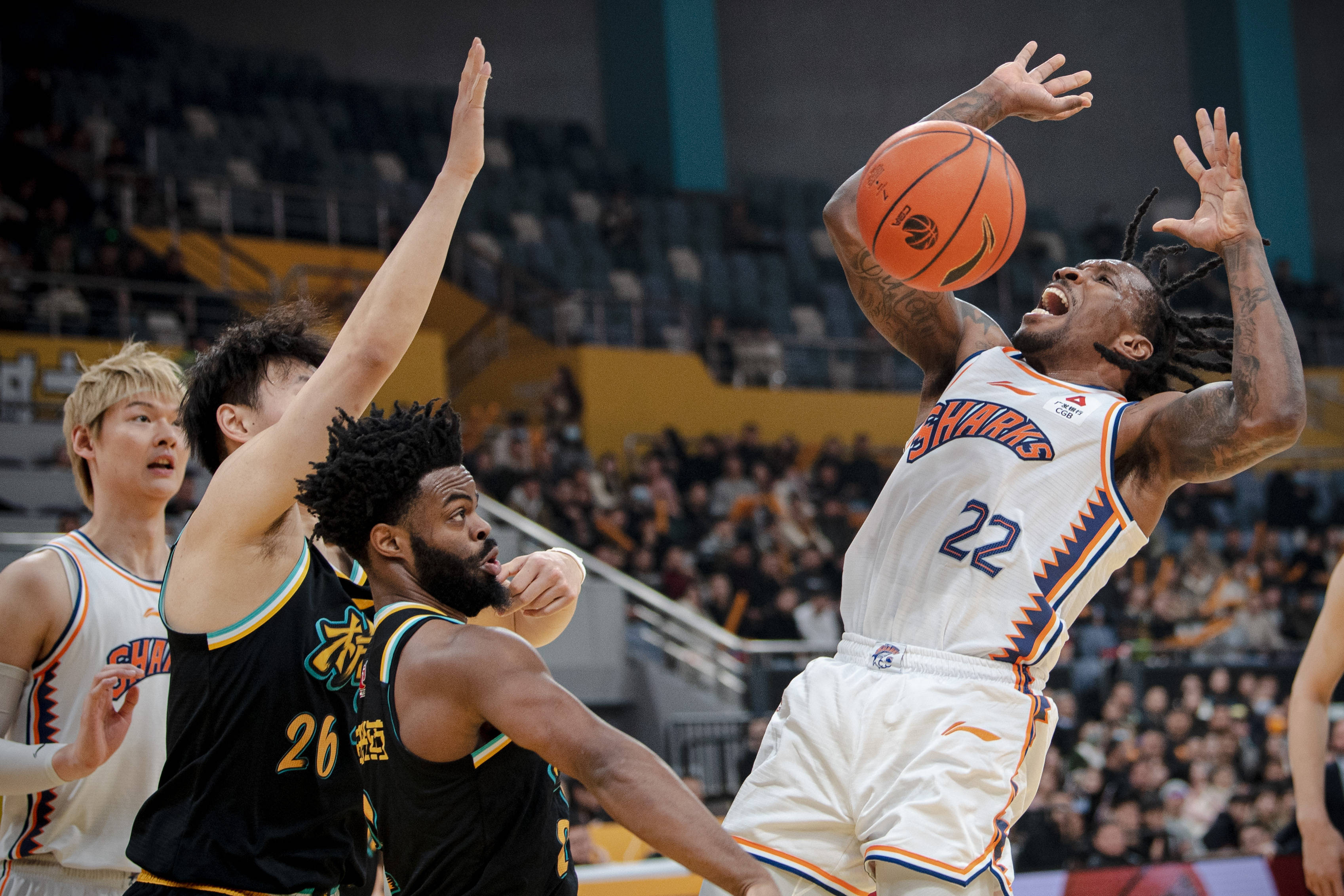 篮球比赛精彩瞬间引领球迷热情的简单介绍 篮球比赛精彩瞬间引领球迷热情的简单介绍