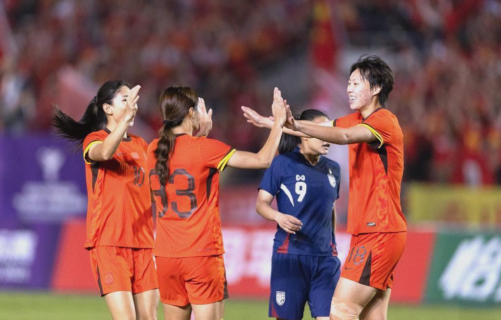 国际女足友谊赛中国队大胜