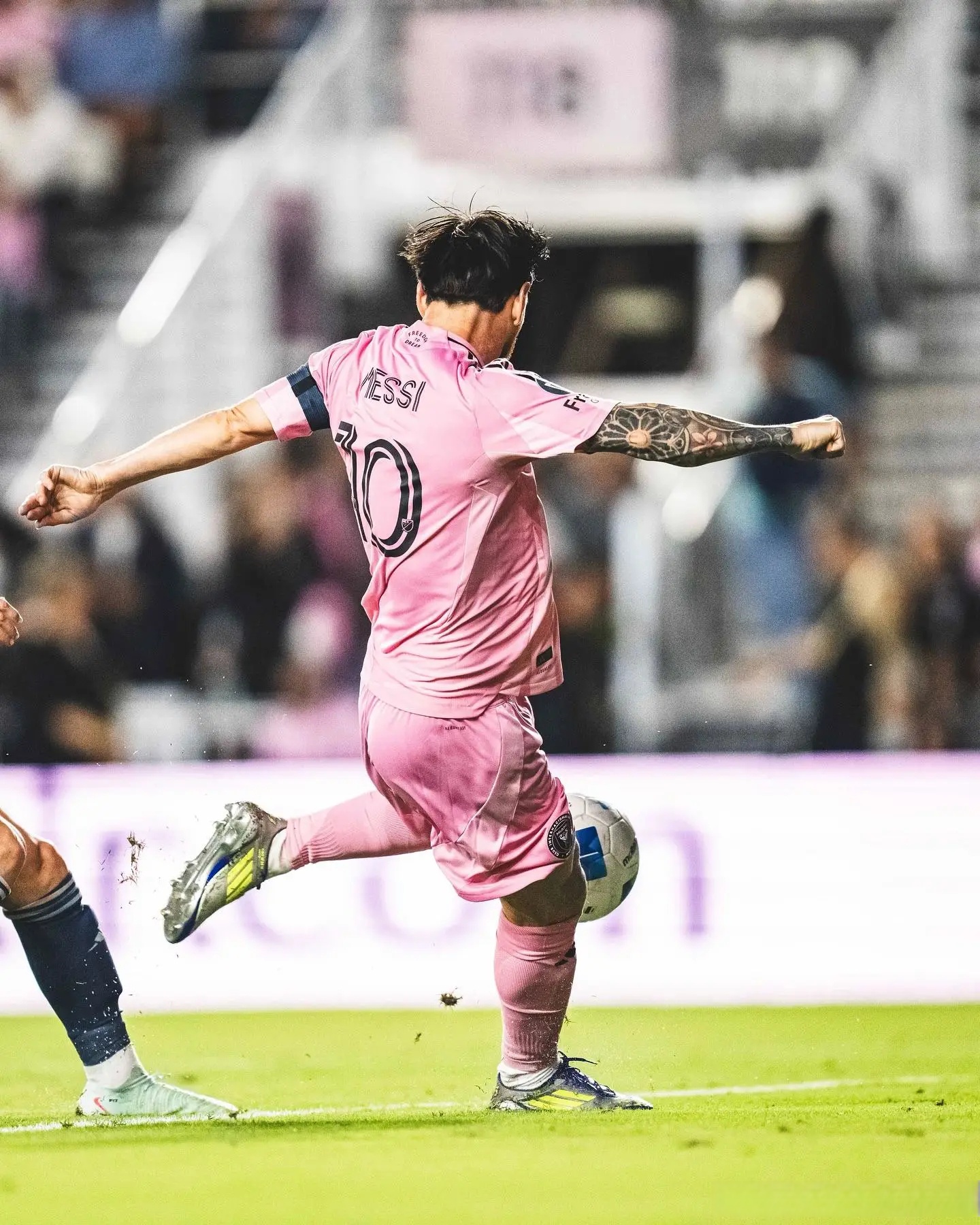 包含巴萨球员透露训练成果，球队期待赛场巅峰表现的词条