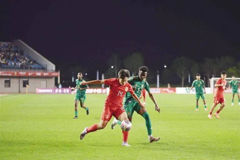 高强度比赛胜出，球队赢得胜利