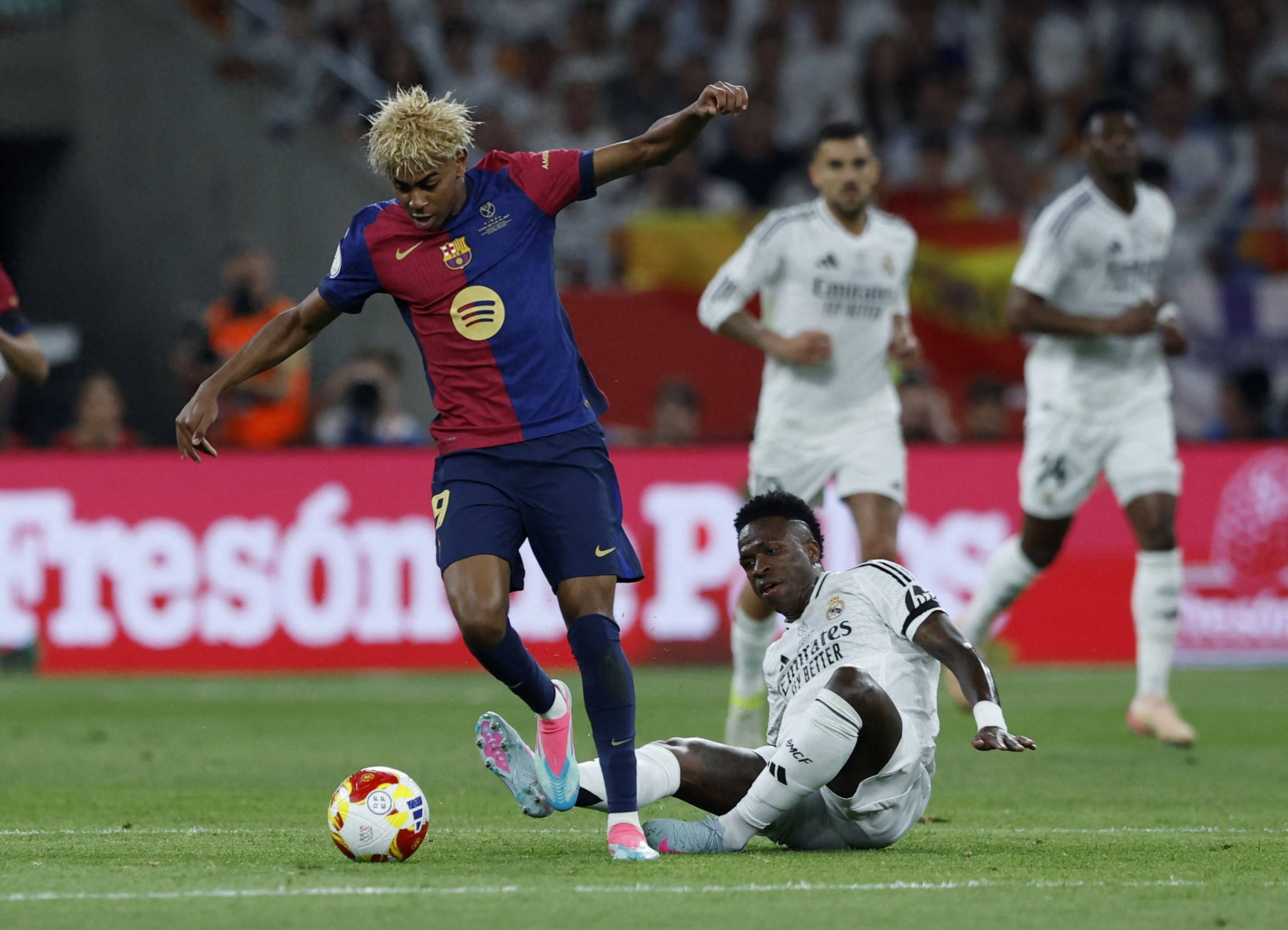 克罗托内主场连续不胜，面临保级困境的简单介绍