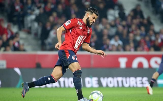 包含里尔主场大胜，继续领跑积分榜的词条